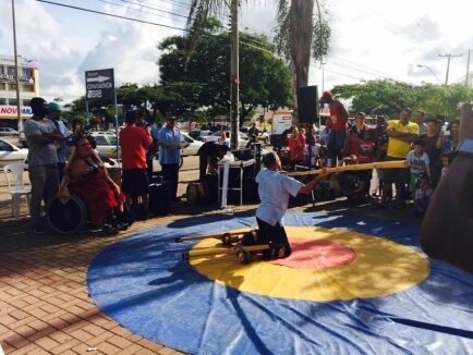 CEILÂNDIA: TRUPE TRAZ A ALEGRIA DO CIRCO PARA RUA