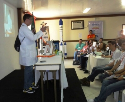 JOVEM DE CEILÂNDIA MANDA FOGUETE PARA O ESPAÇO