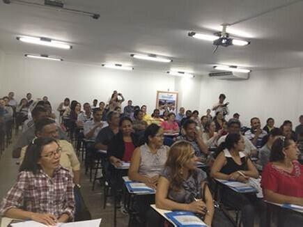 Empreendedores se capacitam para usar a Internet como negócio