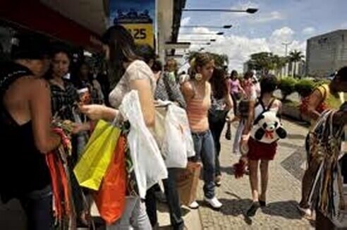 Consumo cai em setembro, mas deve voltar a subir nos próximos meses