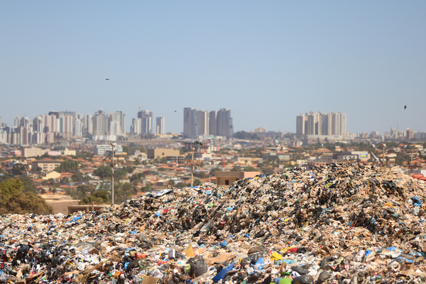 REDUZIR E RECICLAR